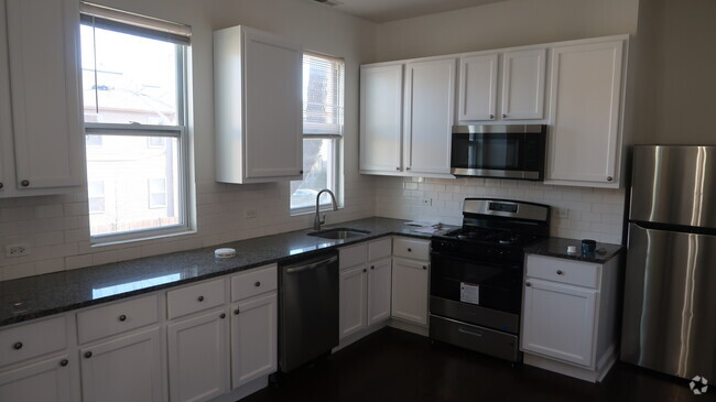 Building Photo - 3800 W Diversey Ave Unit 2R Rental