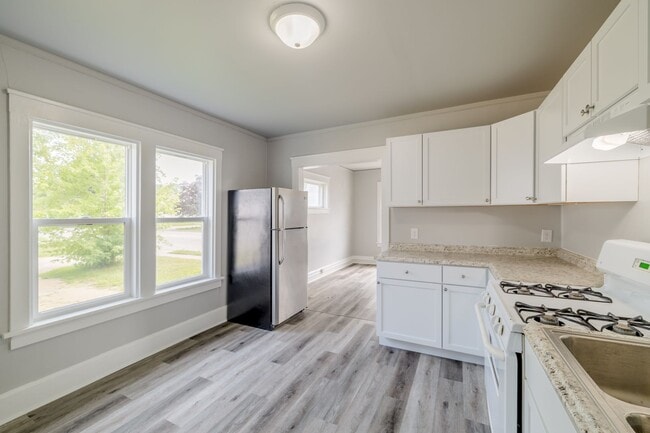 Building Photo - 238- 240 1/2 S Park Ave Unit 238 Rental