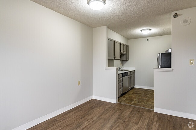 2BR, 1BA - 745SF - Dining Room