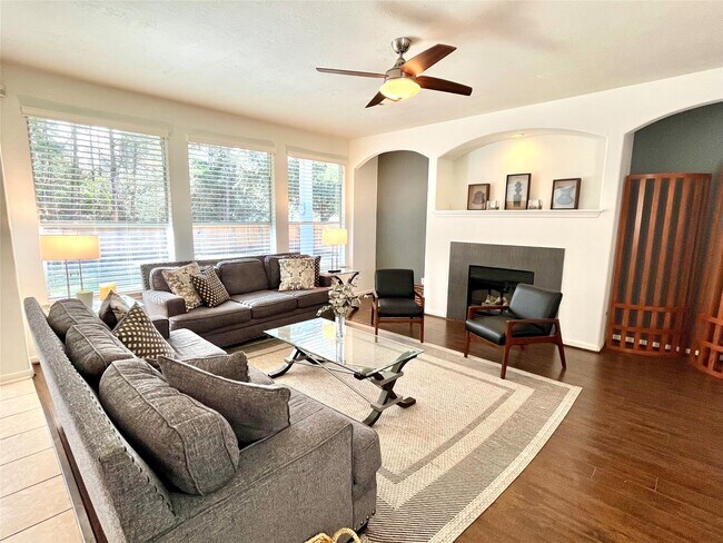 Photo - 2 Stone Arrow Pl