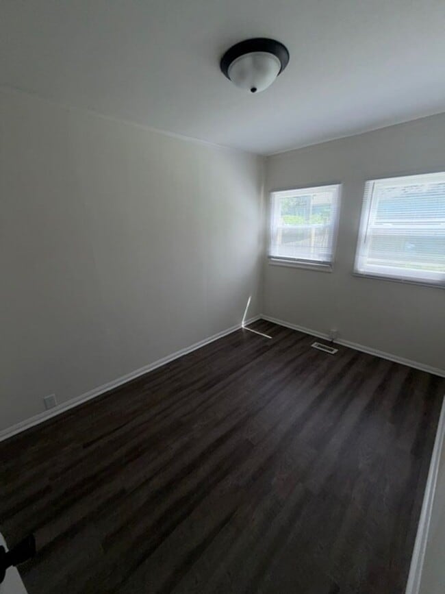 Photo - 2423-2425 North Kerth Avenue Unit 2423