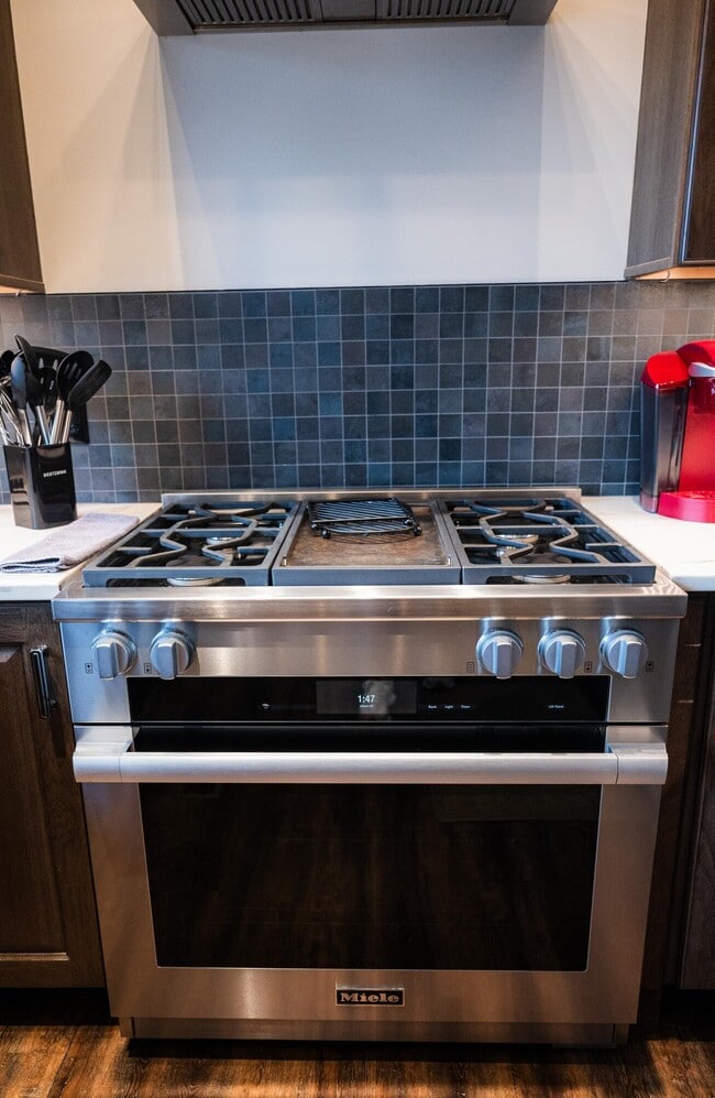 Photo - 275 S Limestone Unit 135