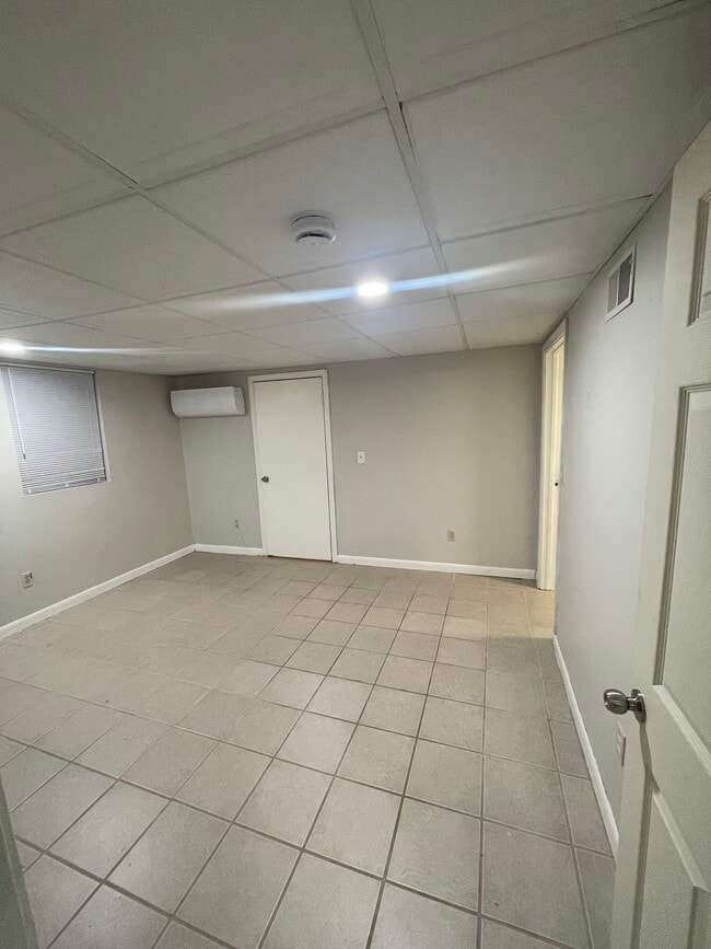 Building Photo - 31 Friendship St Unit 1