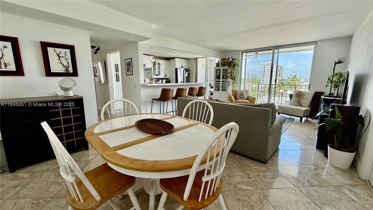 Photo - 7601 Byron Ave