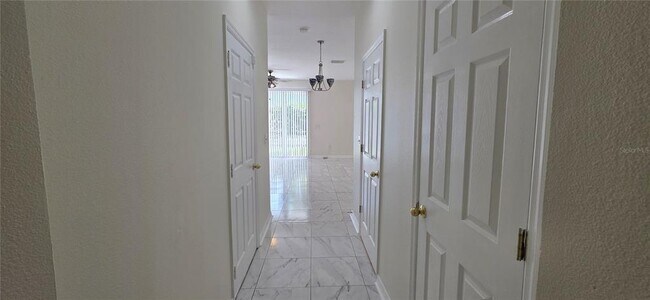2027 Strathmill Dr