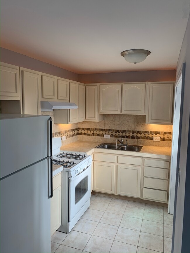 Photo - 2323 Marshalltown Ln