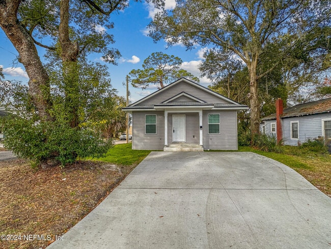 Photo - 2220 Flesher Ave