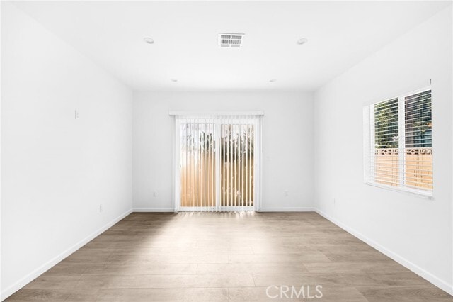 Photo - 7044 White Oak Ave