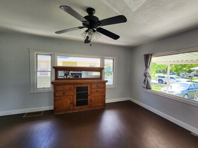 Photo - HONEY! Stop Scrolling! - FABULOUS!!!! Downtown SLC 3 bd house!