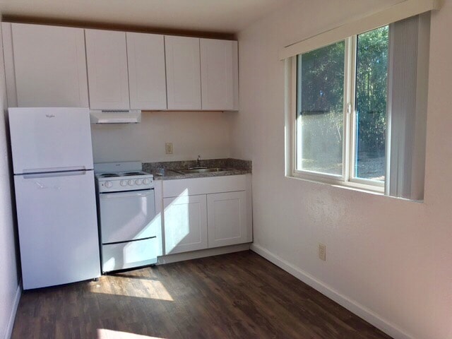 Photo - Eastpointe - 8477 East Broadway Blvd Tucso...