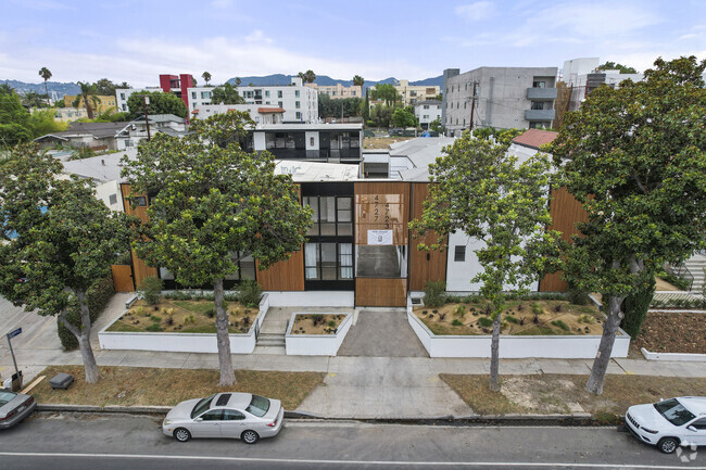 Building Photo - The Gates/The Arch Rental