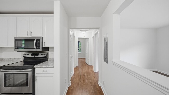Photo - Adorable Home with PLENTY of space!