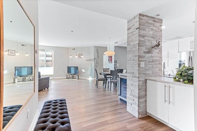 Building Photo - 196 S Grant Ave Unit 307 Rental