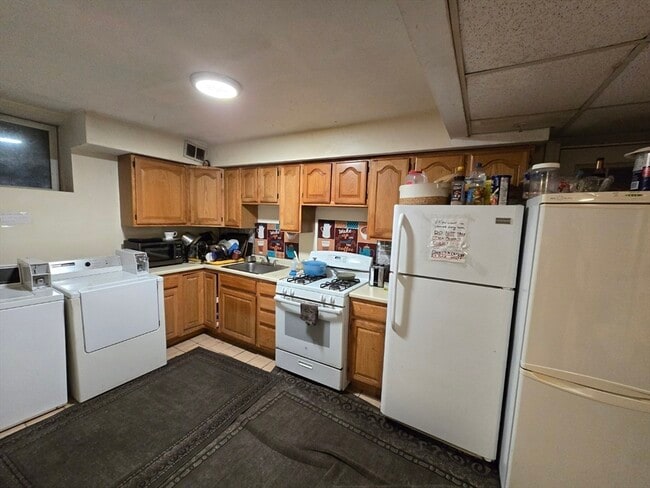 Photo - 28 Derne St Unit 6