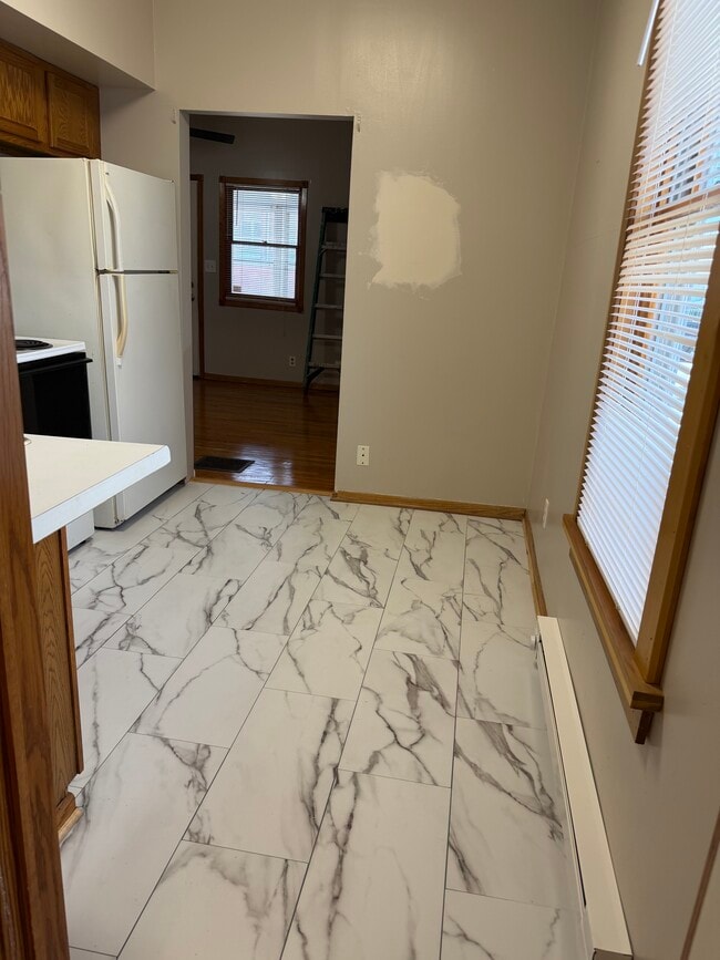 Building Photo - 1215 23rd St Unit 2