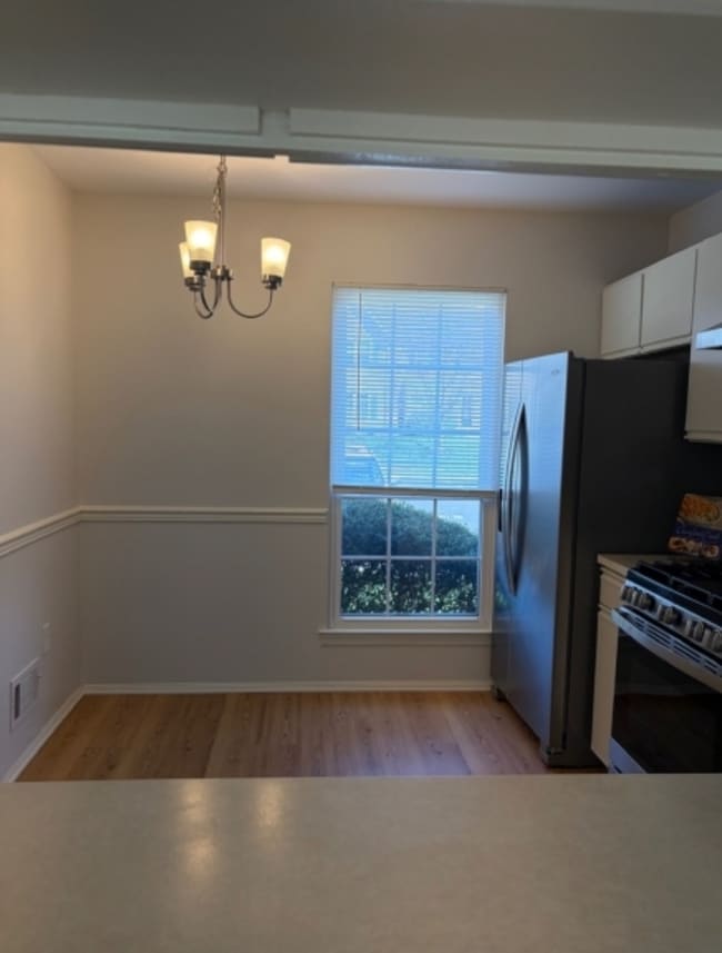 Photo - 204 Red Crest Ln