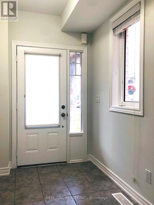 Photo - 3849 Tufgar Cres