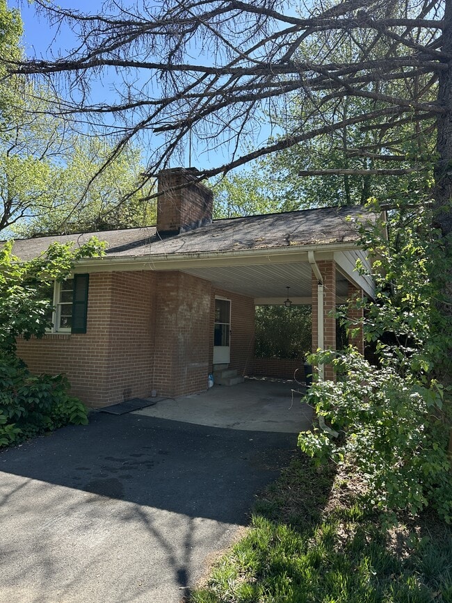 Photo - 8033 Devlin Rd