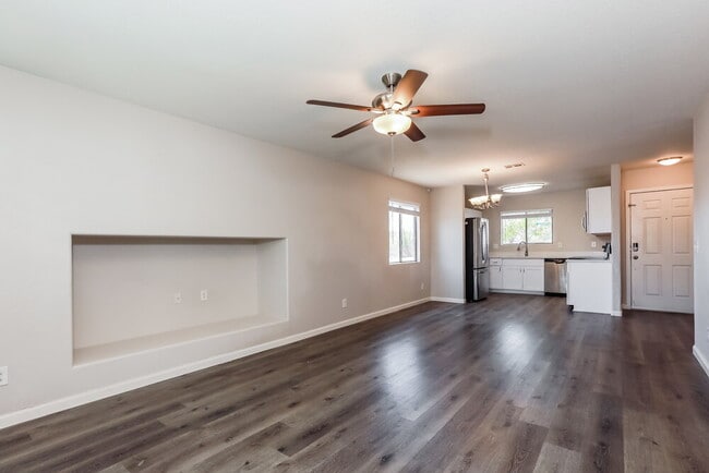 Photo - 1074 E Silversmith Trail