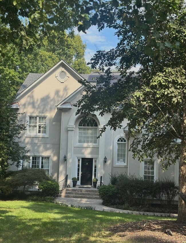 Building Photo - Best location! Short pump schools, 4 bedrooms, den, bar, solar, big garage and yard!