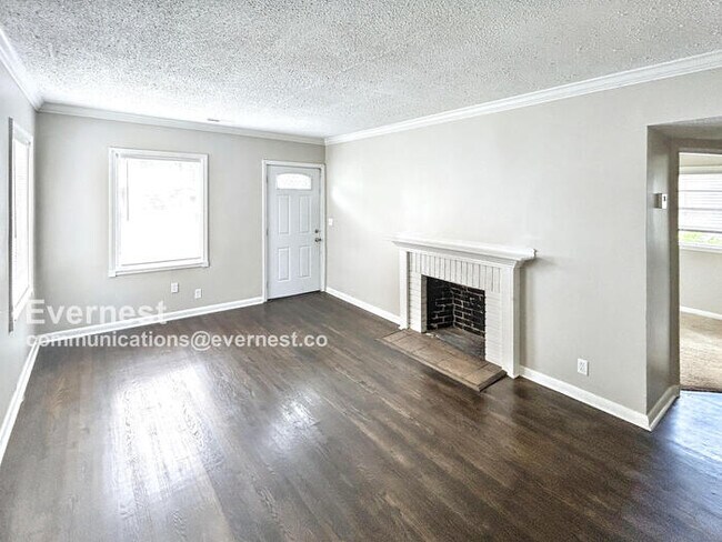 Photo - 525 Selma Rd