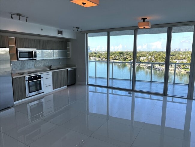 Photo - 6700 Indian Creek Dr Unit 807