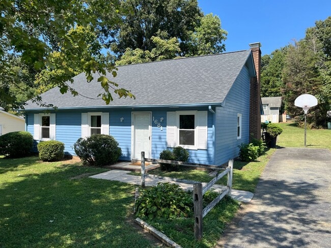 1681 Village Pl