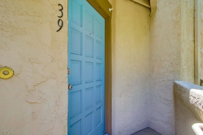 3268 Via Marin