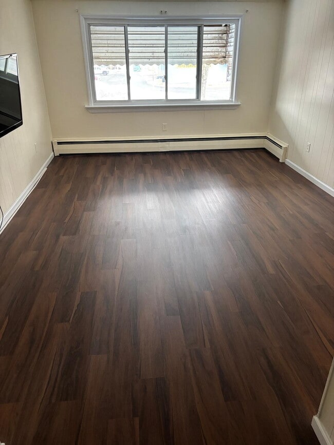 Bedroom 1-New Floor, Veiling Fan - 1607 S Olden Ave Unit Apt B