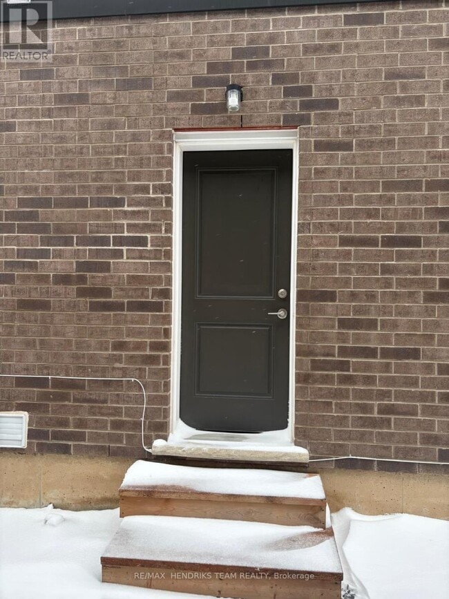 Photo - 146 Bur Oak Dr