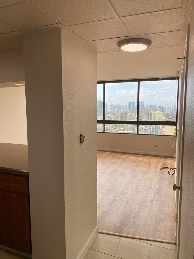 Photo - 2499 Kapiolani Blvd