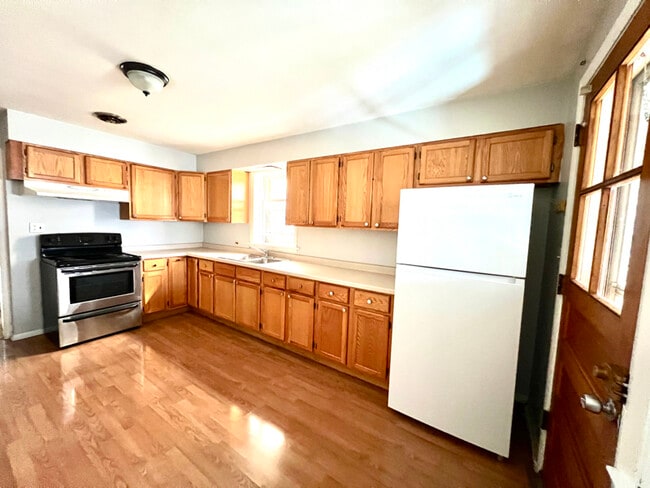 Building Photo - 2623 W Berwyn Ave Rental