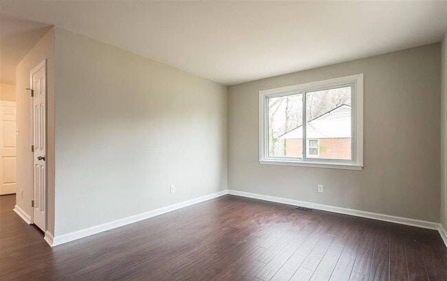 Photo - PERFECT LOCATION !!