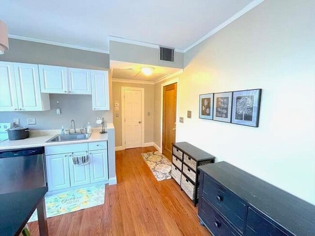 Photo - Large studio in Brighton