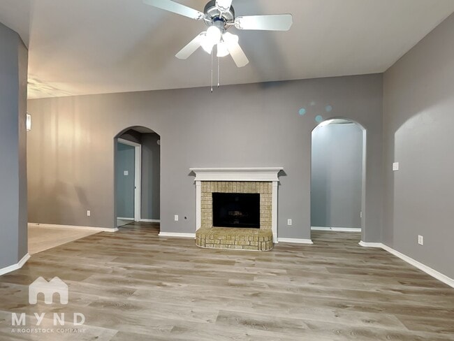 Photo - 1815 Sherwood Forest Cir