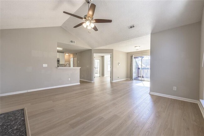 1107 Sandy Ln Dr