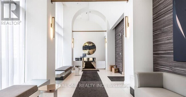 Photo - 39 Roehampton Ave Unit 3703