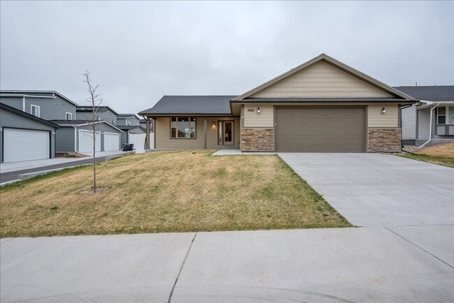 Building Photo - Modern, spacious, and move-in ready—this is the rental you’ve been waiting for!