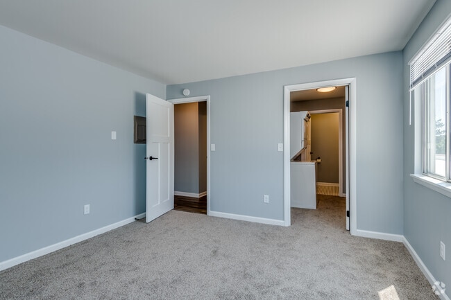 2 BR, 1.5 BA - 1,026SF