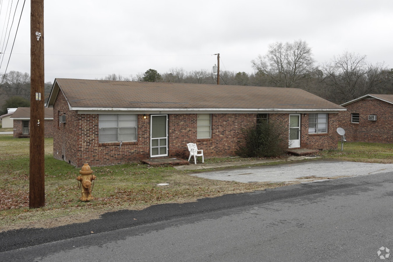 Photo - Triangle Court