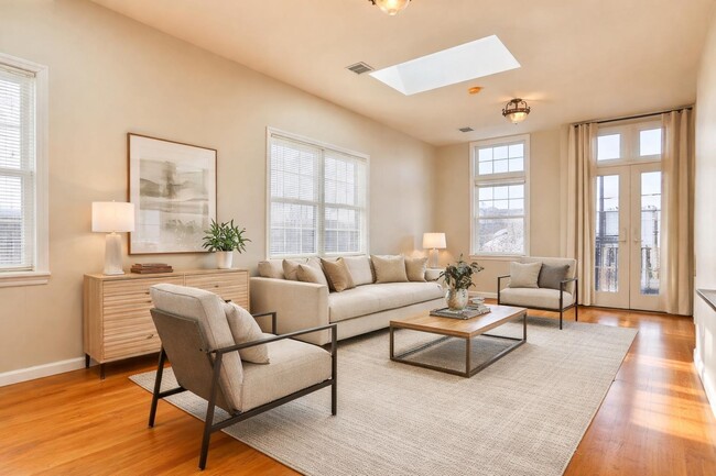 Building Photo - 24 Emerson Ave Unit 2