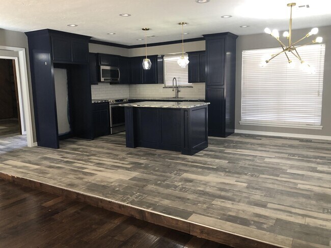 Photo - 8312 NW 117th St