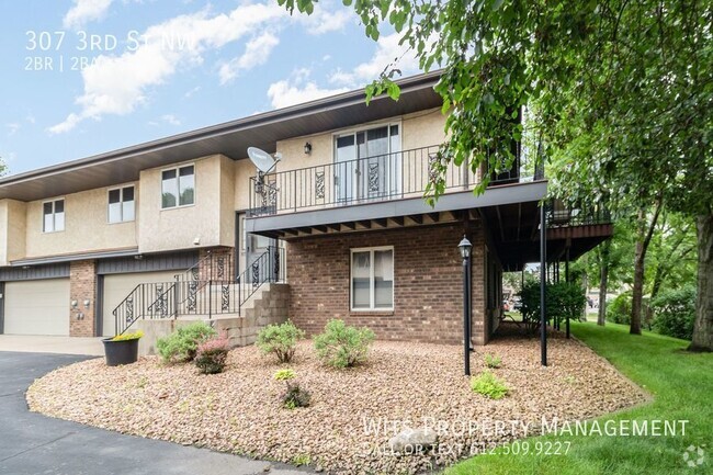 Building Photo - End Unit Townhome