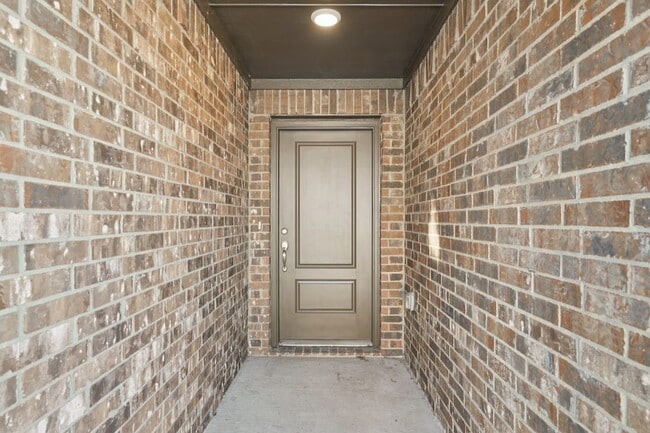 Photo - 609 Bassett Hall Rd