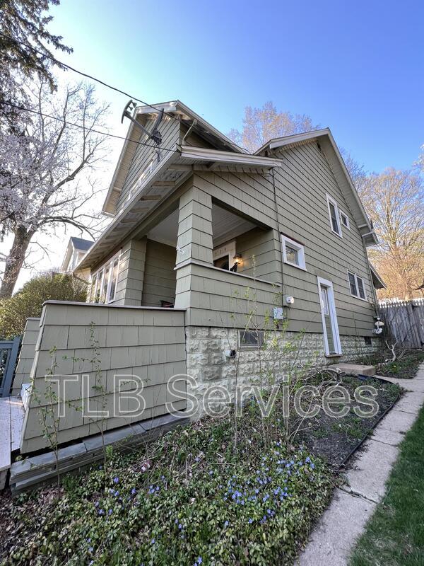 Photo - 519 School St