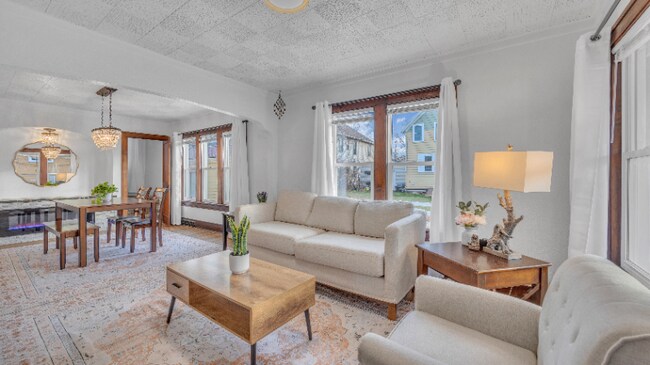 Photo - 715 N 14th St