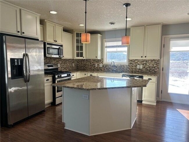 Photo - 3288 Red Oak Trail