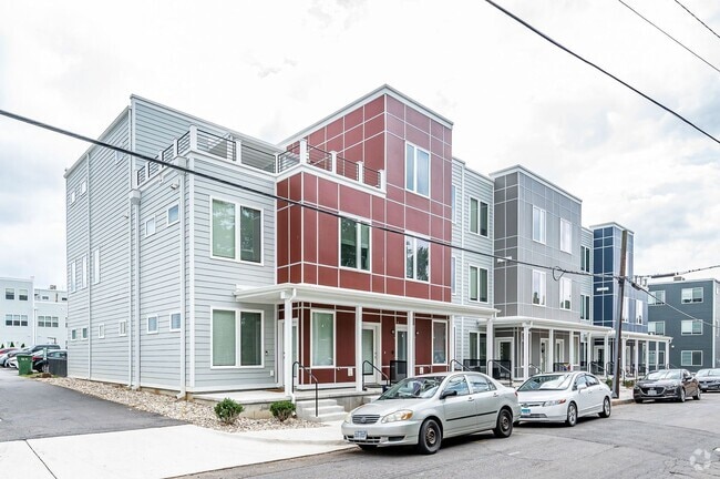 Building Photo - Modern Home In Popular Manchester District