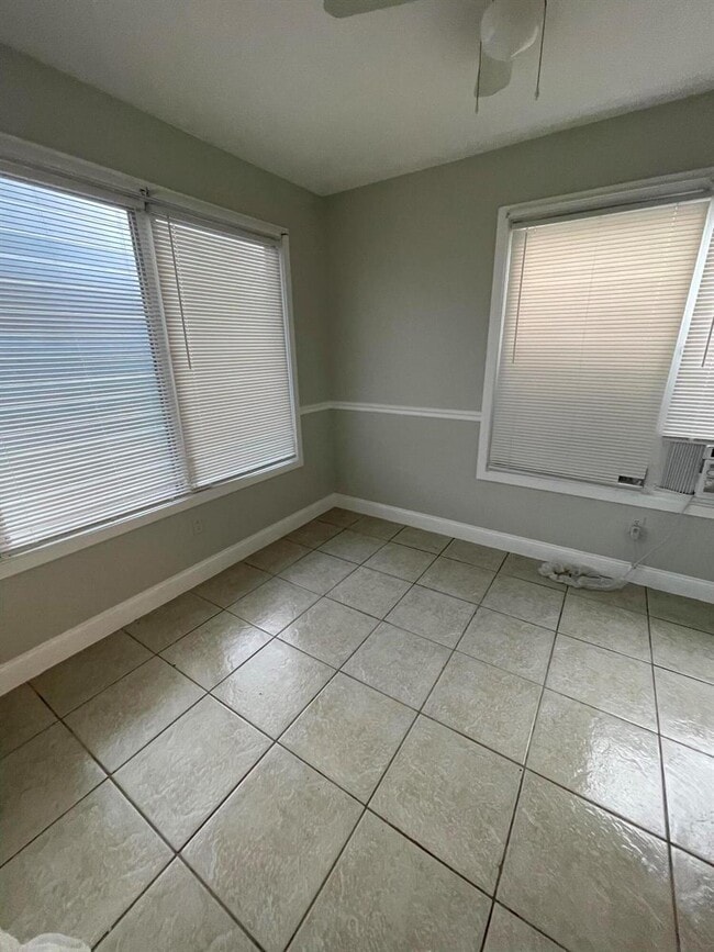 Photo - 623 Selkirk St