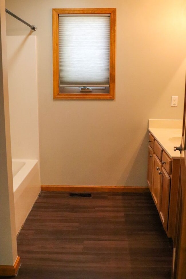 Photo - 2 Bedroom / 2 Bathroom Duplex in Daleville